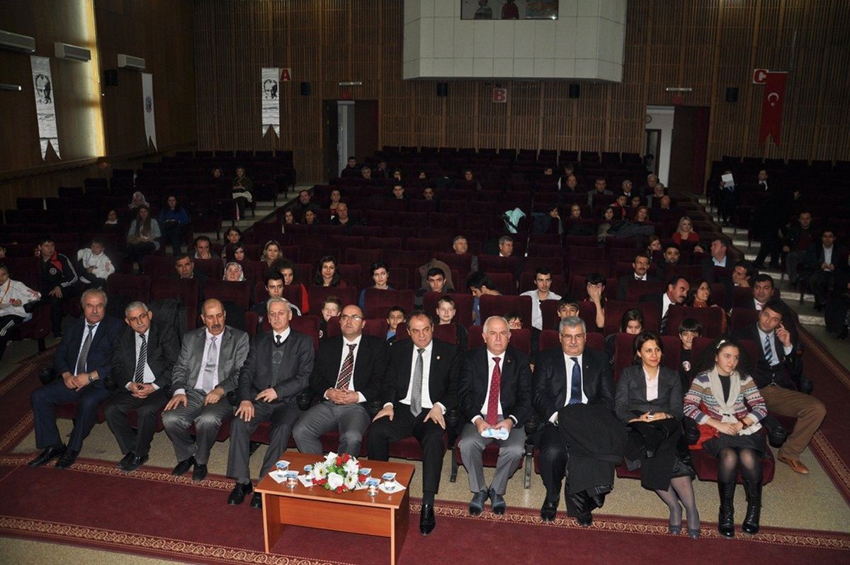 Başkan Dalgıç Başarılı Sporcuları Ödüllendirdi
