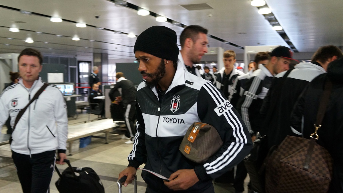 Beşiktaş Hazırlık Kampı İçin Antalya\'ya Gitti