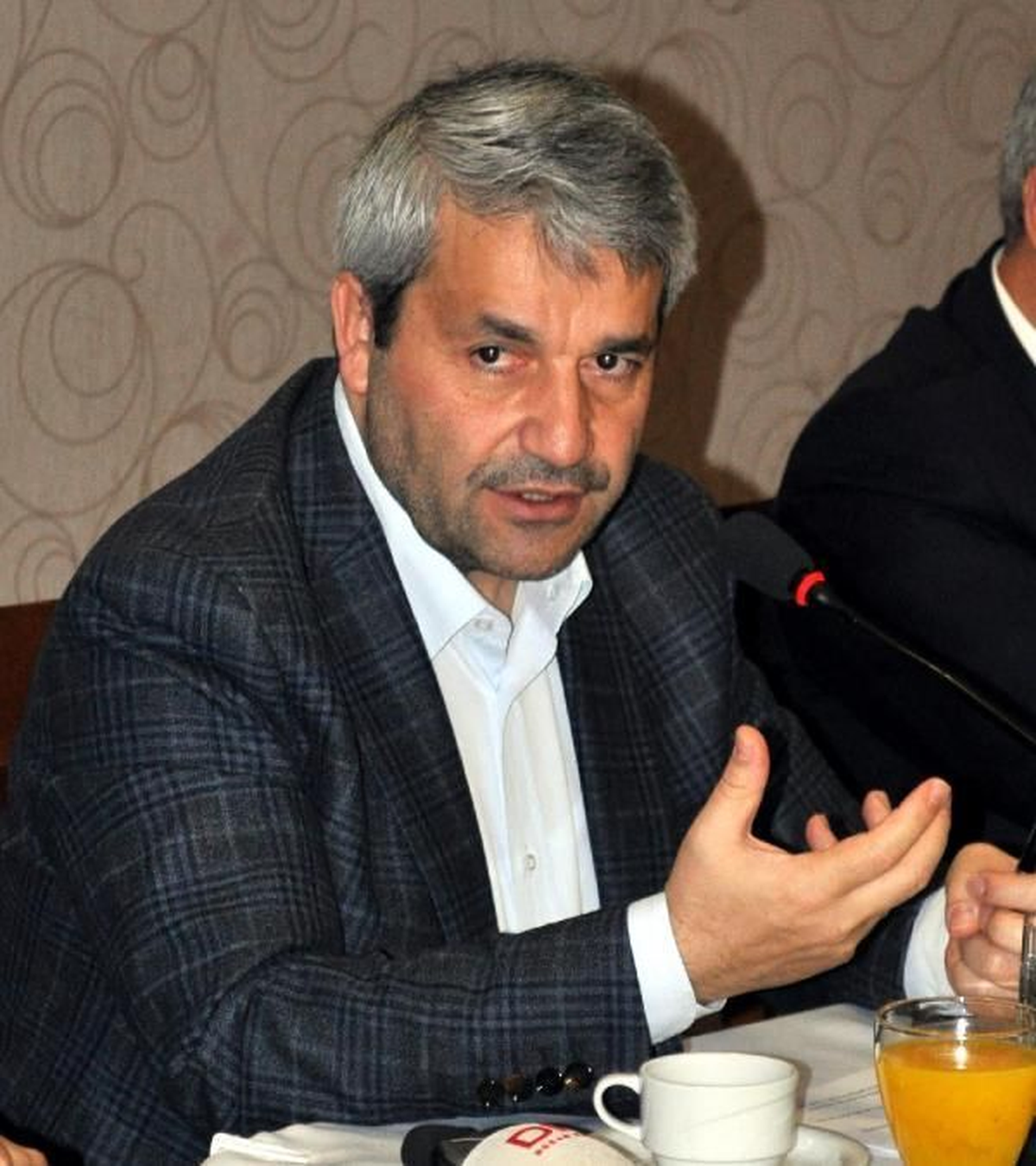 "Gözden Geçirmek Gerek"