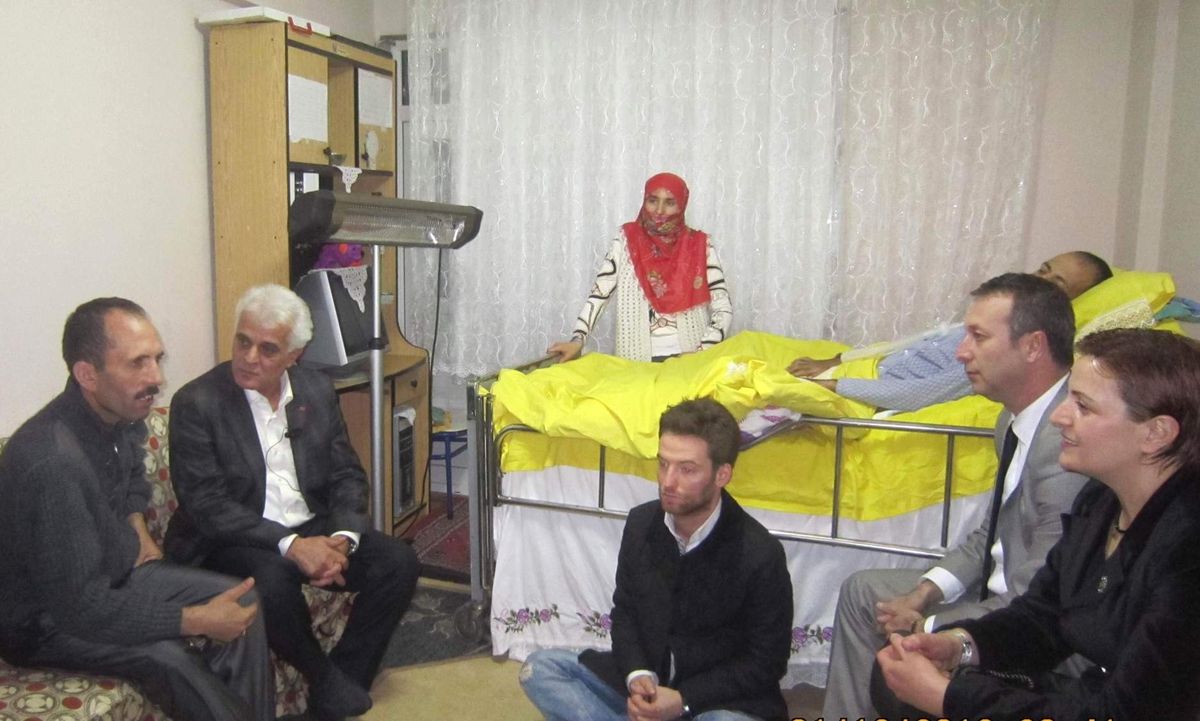 CHP\'den Erzak Yardımı