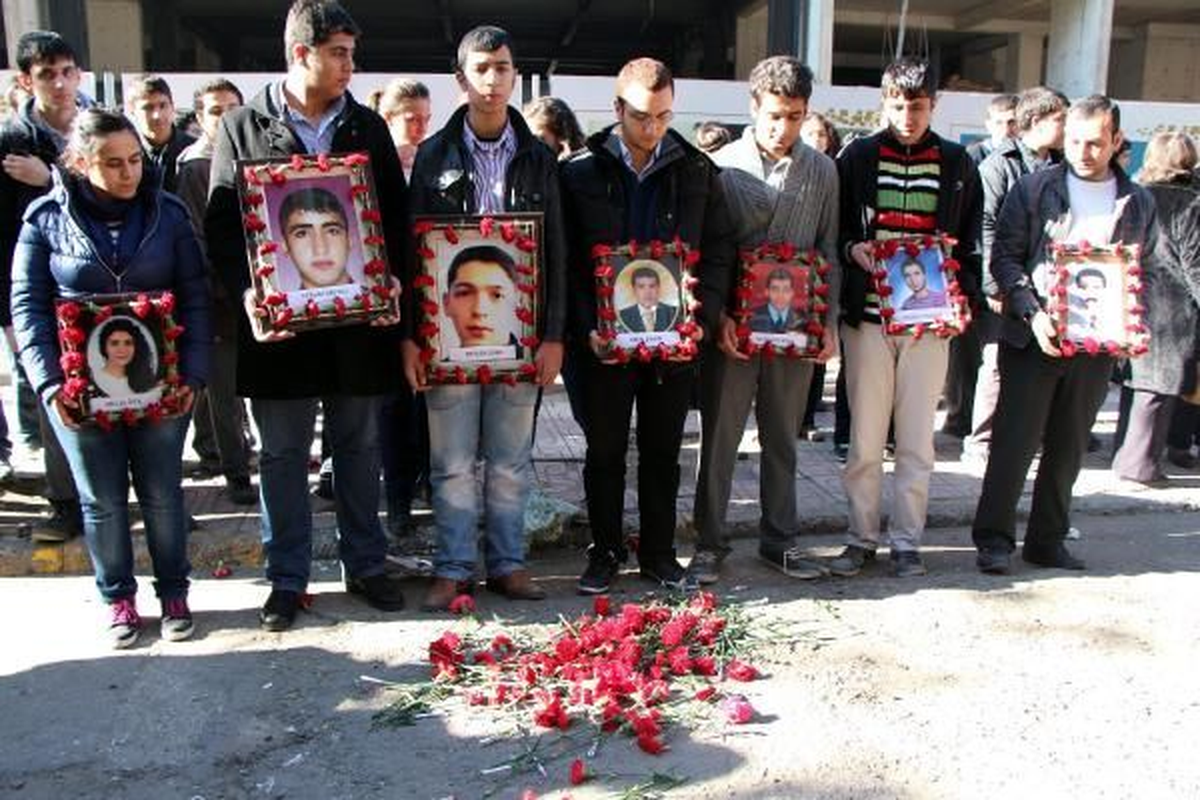 Diyarbakır\'da Eğitim Şehitleri Anıldı