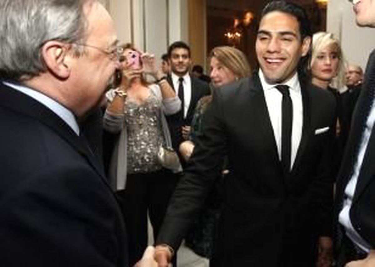 "Real Madrid, Falcao\'yla İmzalamış"