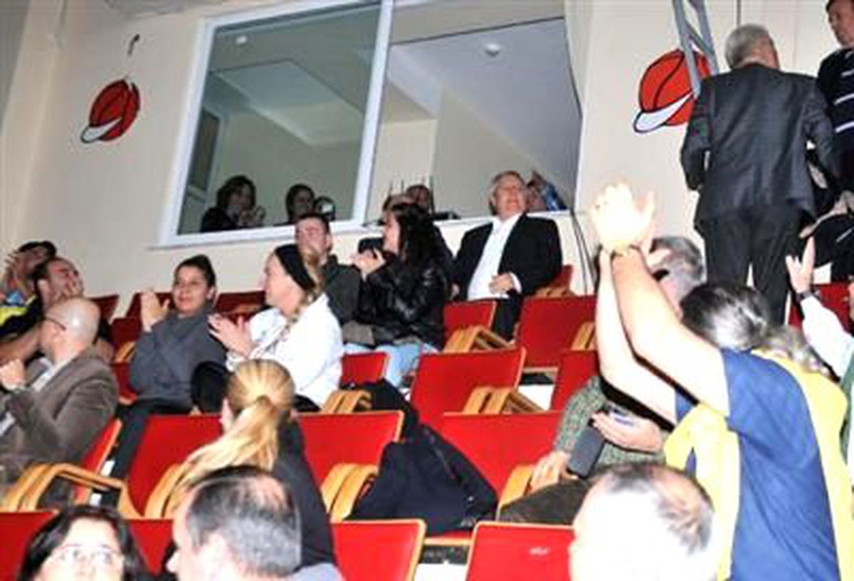 Fenerbahçe - İstanbul Üniversitesi Basketbolu Geliştirenler Derneği: 72-68