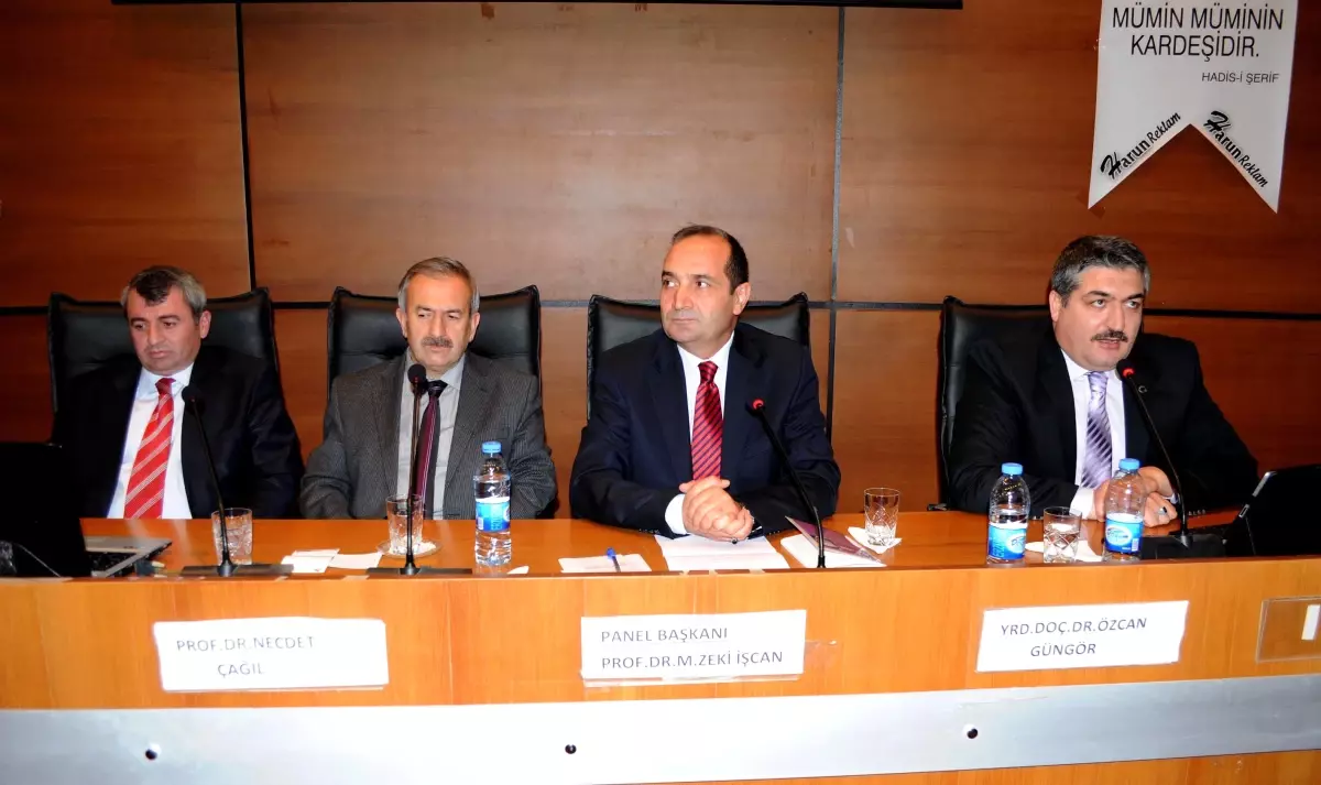 İlahiyattan Panel: Mekke\'nin Fethi ve Hz. Peygamber