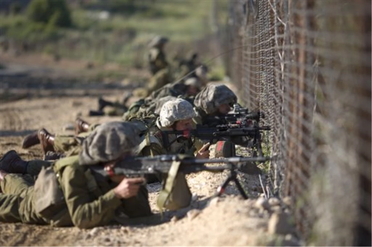 İsrail, Sınırına Bariyer Döşüyor