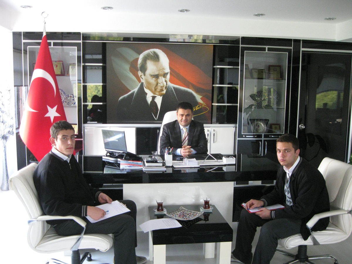 Kaymakam\'dan Öğrencilere Demokrasi Nasihati
