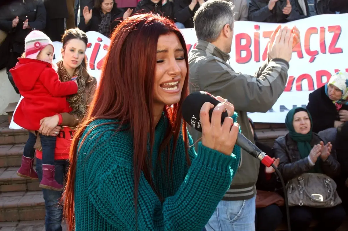 Ktü Farabi Hastanesi\'nde İşten Çıkarılan İşçilerin Eylemlerine Devam Ediyor