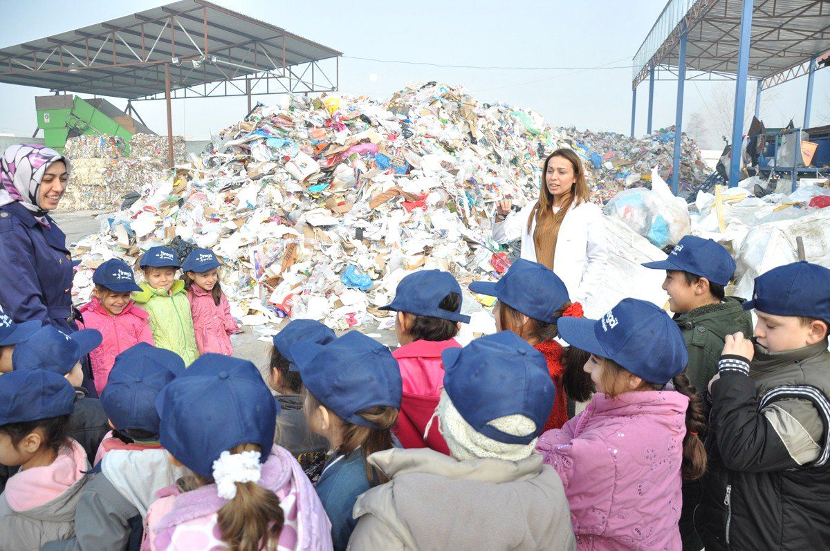 Minik Öğrenciler Geri Dönüşüm Tesisini Gezdi