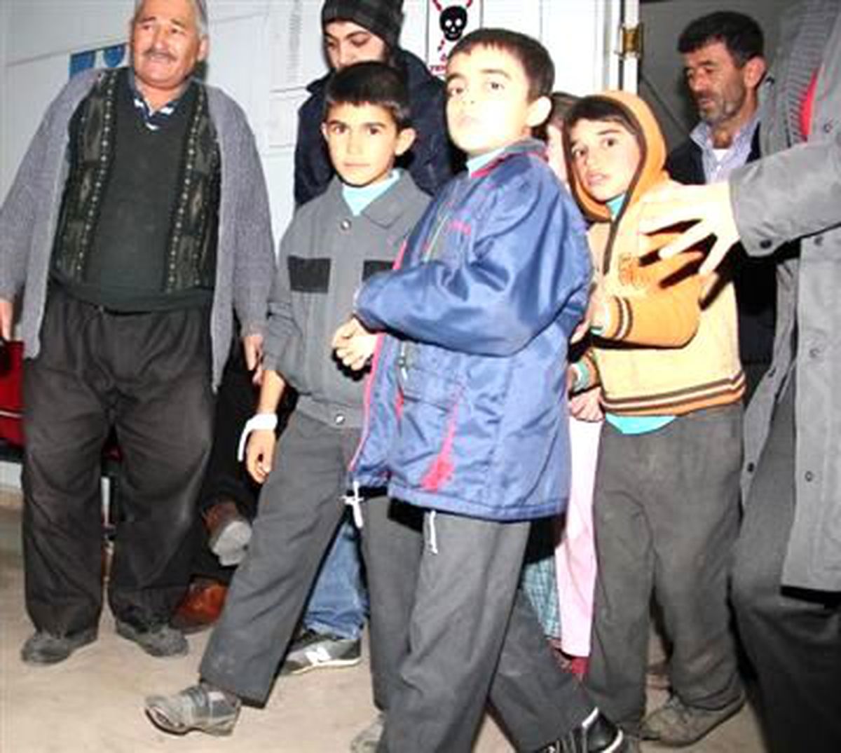 Öğrenci Servisi Devrildi: 16 Yaralı