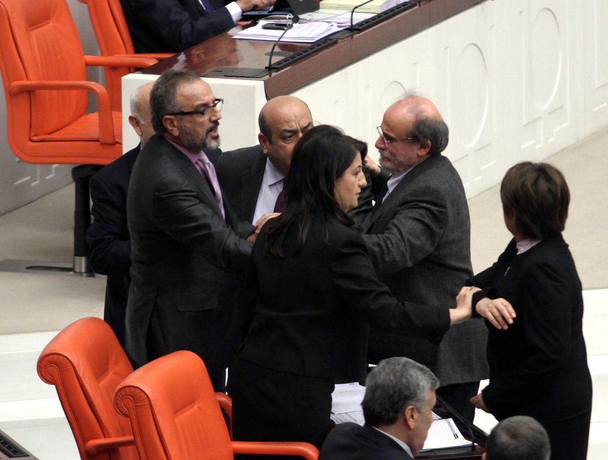 "Sizin Tarihiniz Katliam Tarihi"
