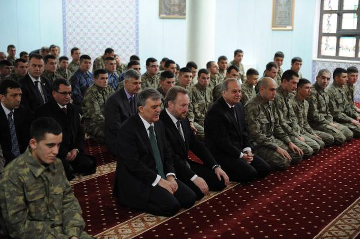 Bosna-Hersek Cumhurbaşkanlığı Konseyi Üyesi İzzetbegoviç Çankaya Köşkü\'nde