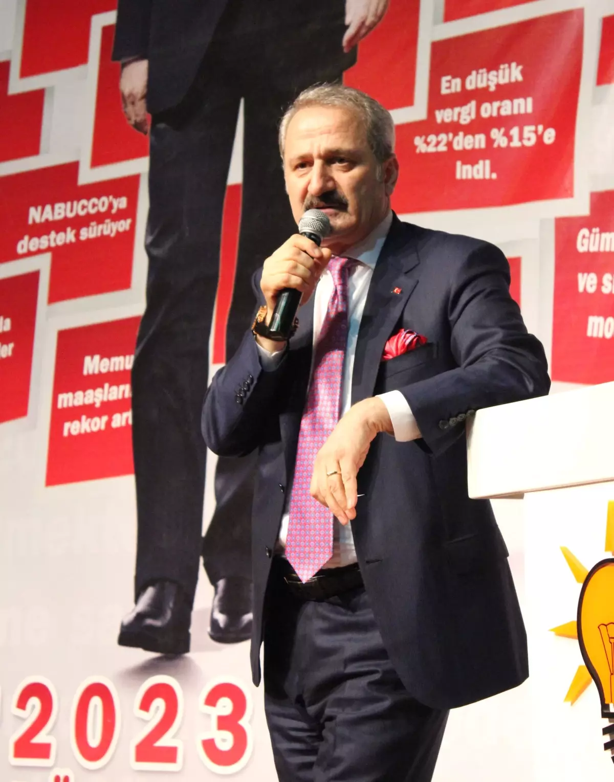 "Partinin Kapısında Hizmetçi Olurum"