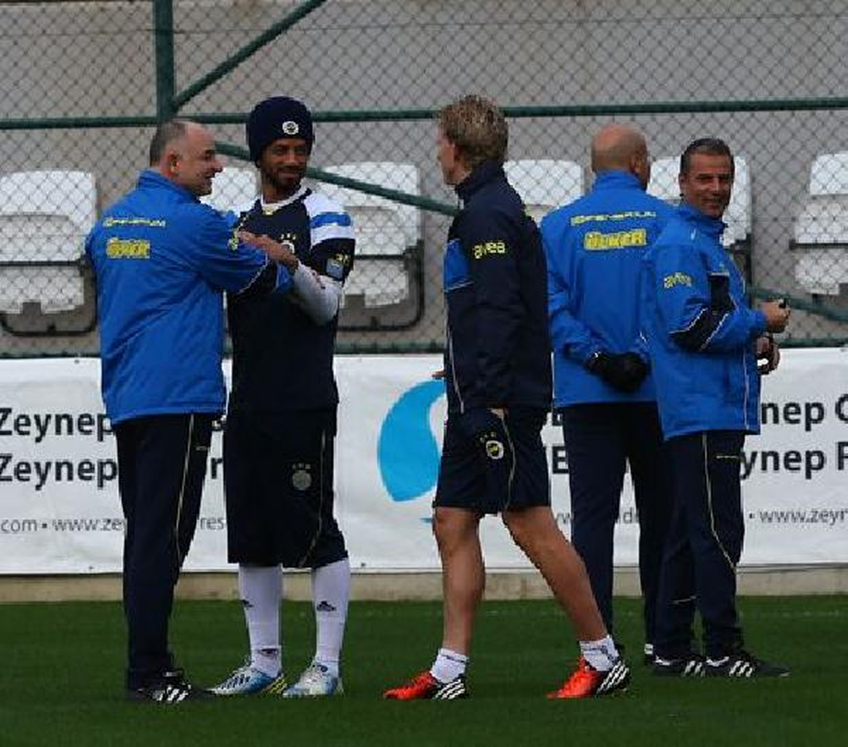 Fenerbahçe Çalışmalarını Antalya\'da Sürdürüyor