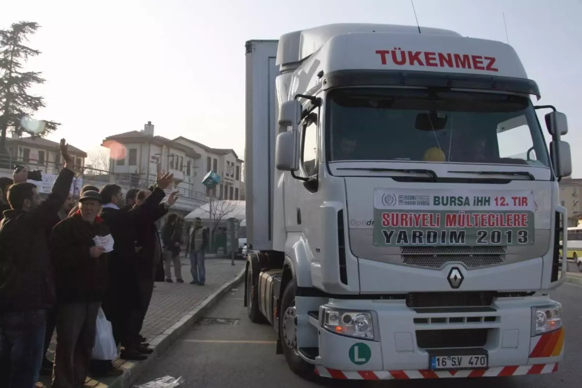 Suriyeli Mültecilere Yardım Tırı Gönderdiler