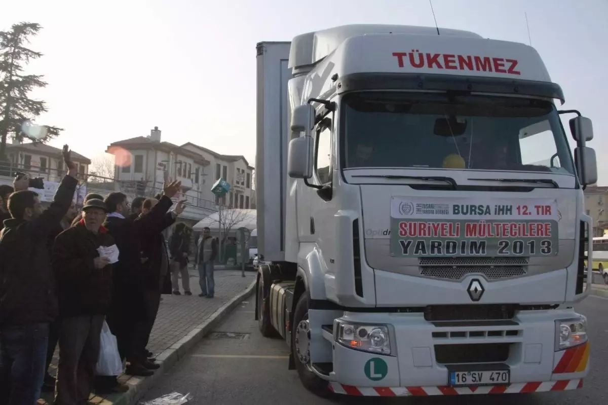 Suriyeliler için 12 TIR Yola Çıktı