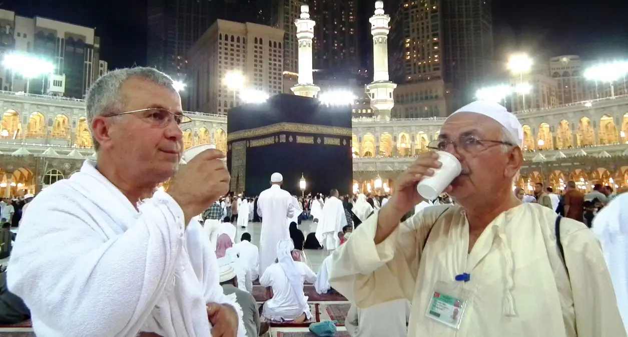 Zemzem Kristalleri Çan Sesinde Kararıyor, Ezan Sesinde Parlıyor