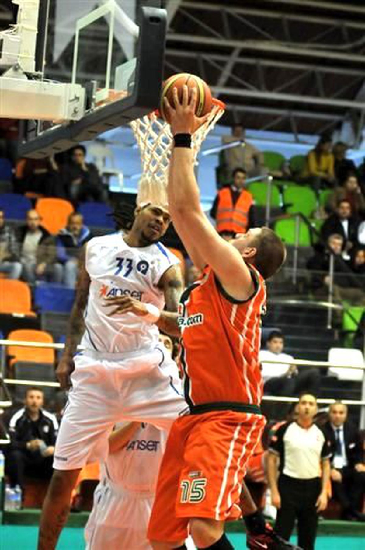 Antalya Büyükşehir Belediye- Banvit: 95-100