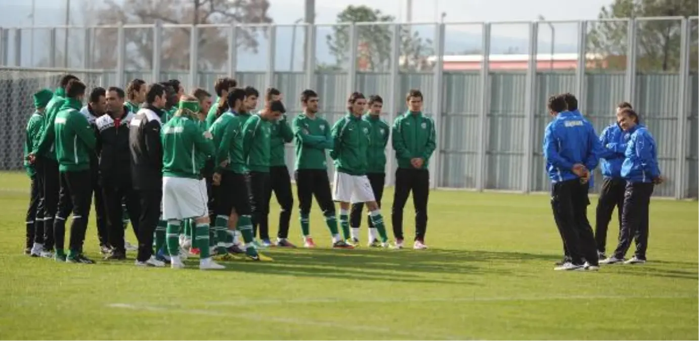 Bursaspor\'da İkinci Yarı Hazırlıkları Sürüyor