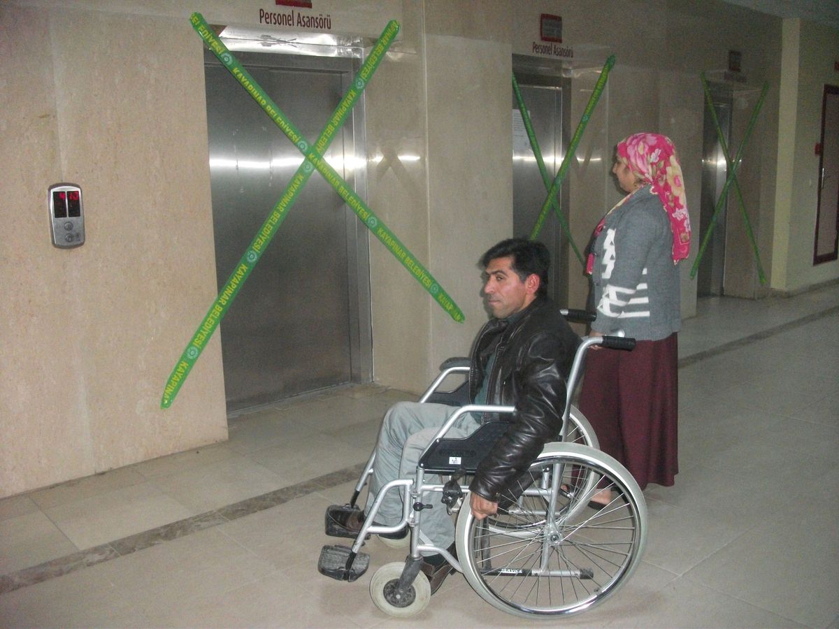 Hastanedeki Asansörler Kullanıma Kapatıldı