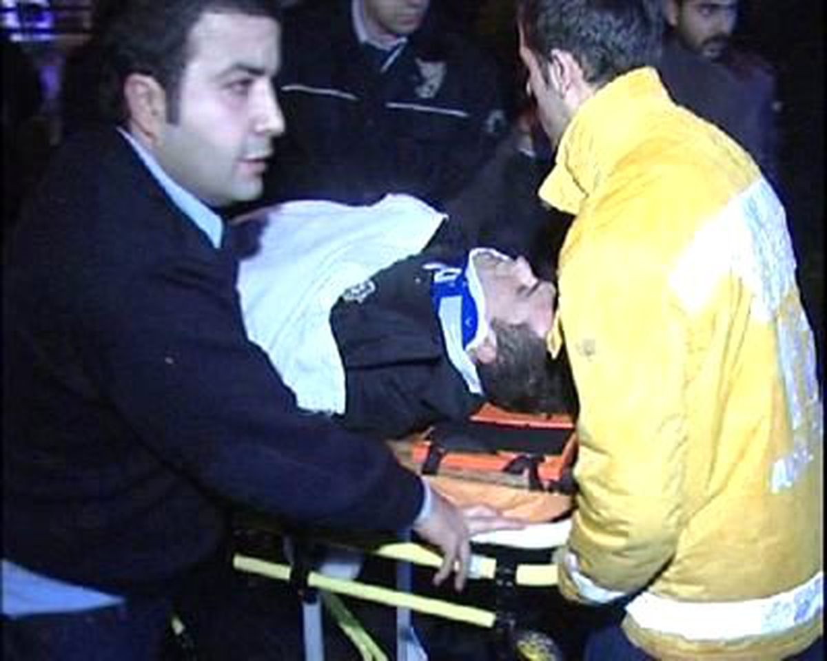 Şüpheli Kovalayan Polise Araç Çarptı
