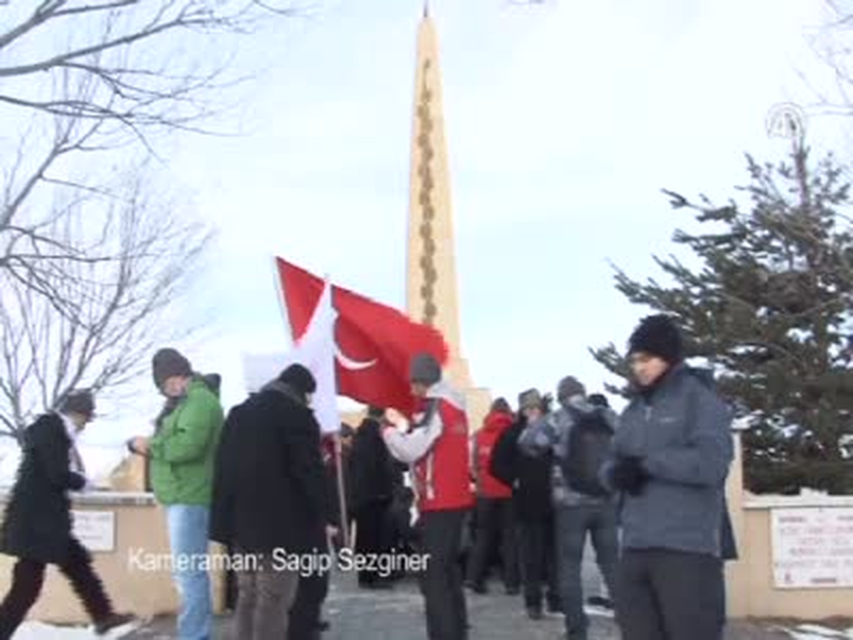 "Türkiye Şehitleriyle Yürüyor"