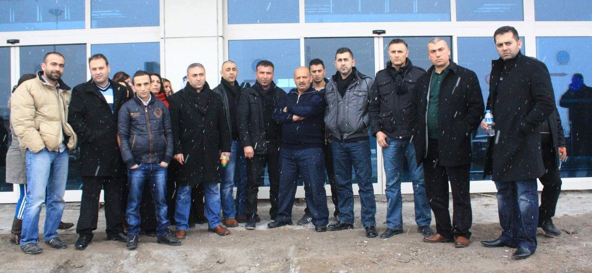Uçak Kalkmayınca 200 Yolcu 15 Saat Bekledi