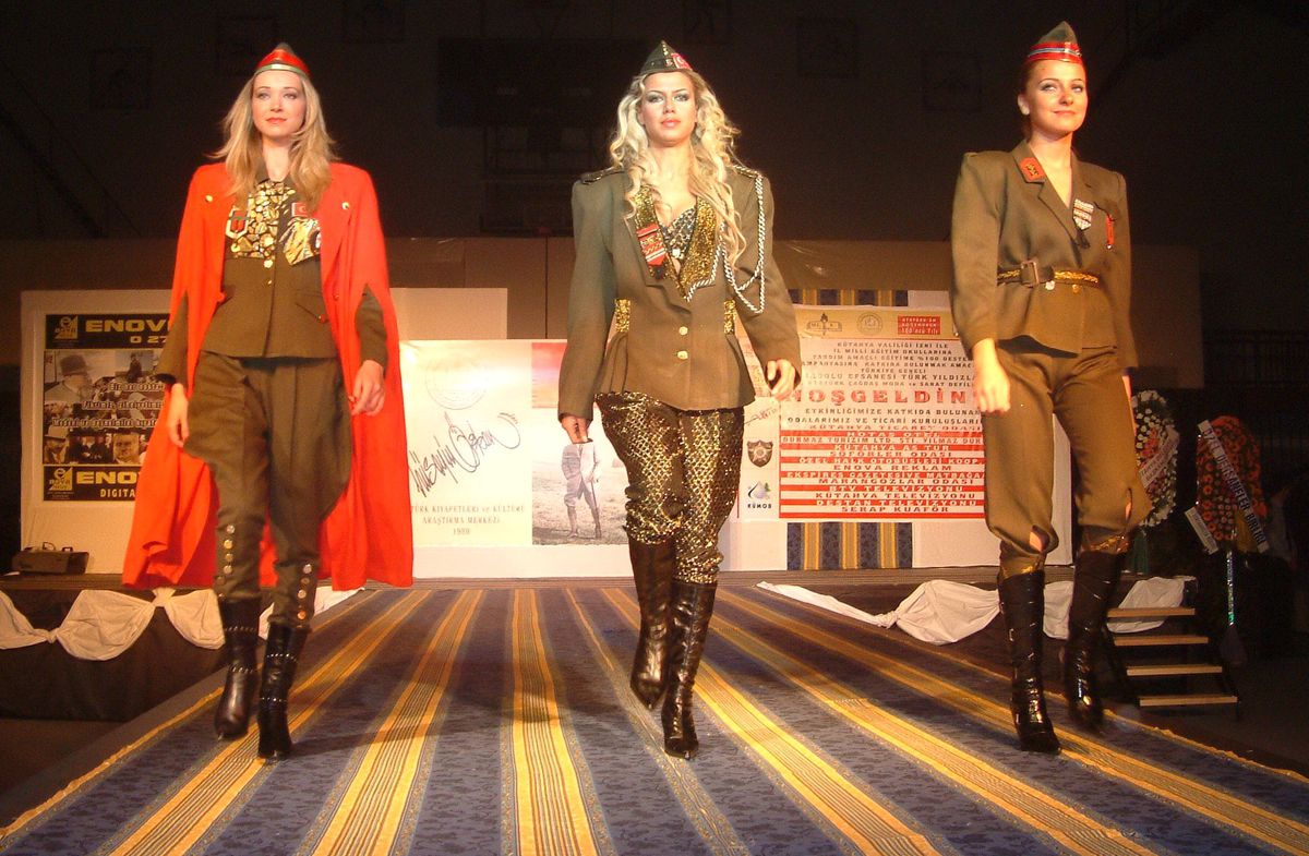 89. Atatürk Moda ve Sanat Defilesi Balıkesir\'de Gerçekleşecek