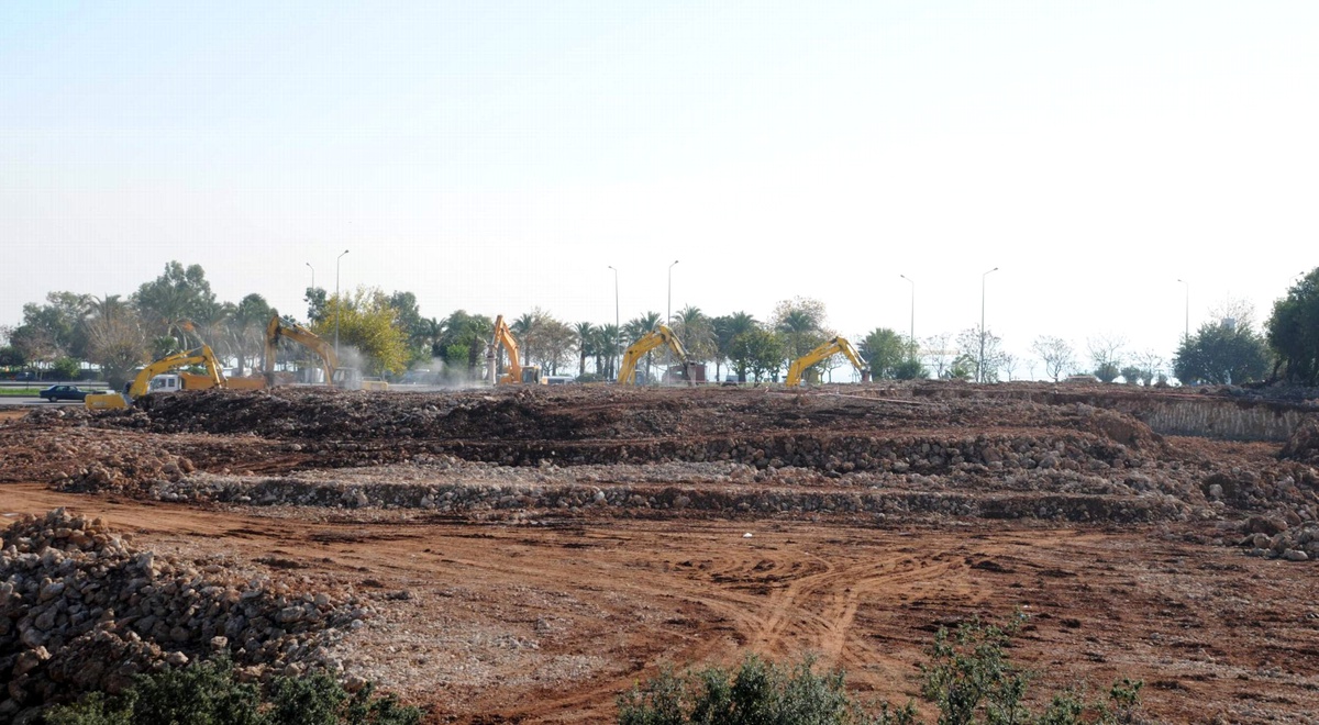 Akdeniz Kent Parkı Kazı Çalışmaları