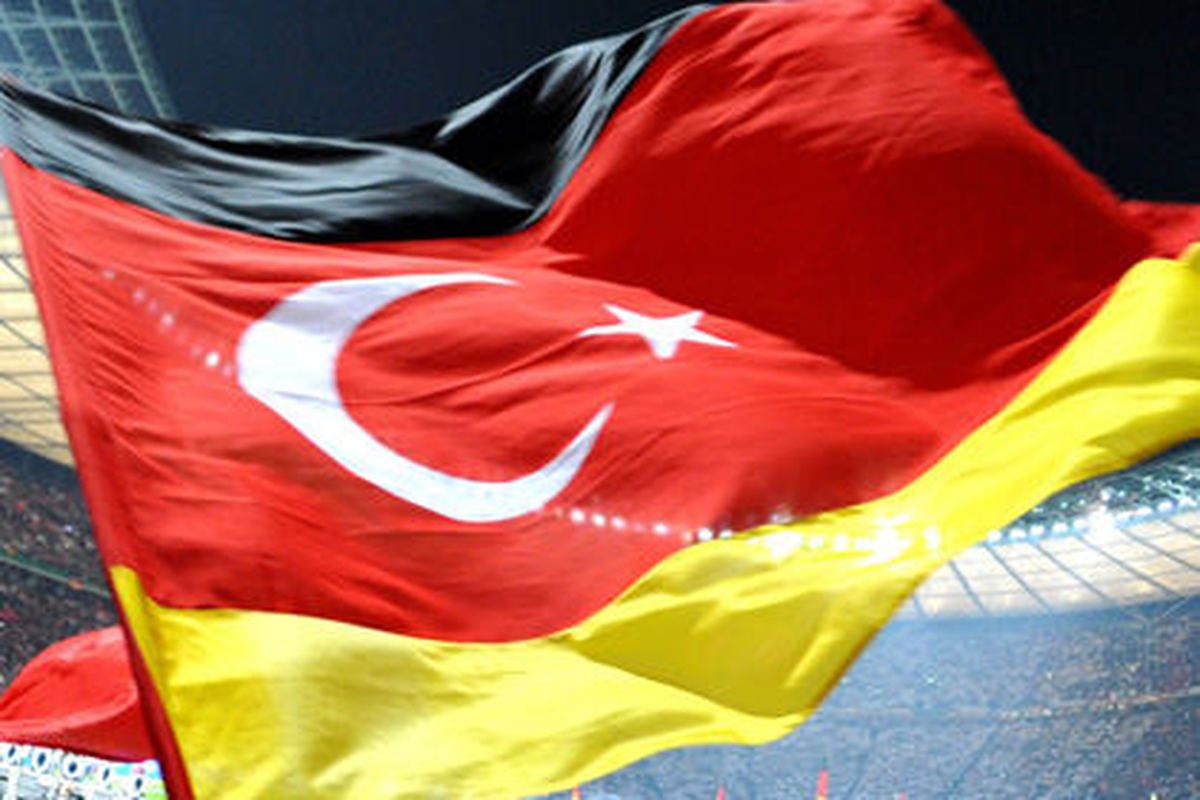Alman Araştırması: "Türk Göçmenler Türkiye\'ye Para Gönderiyor"
