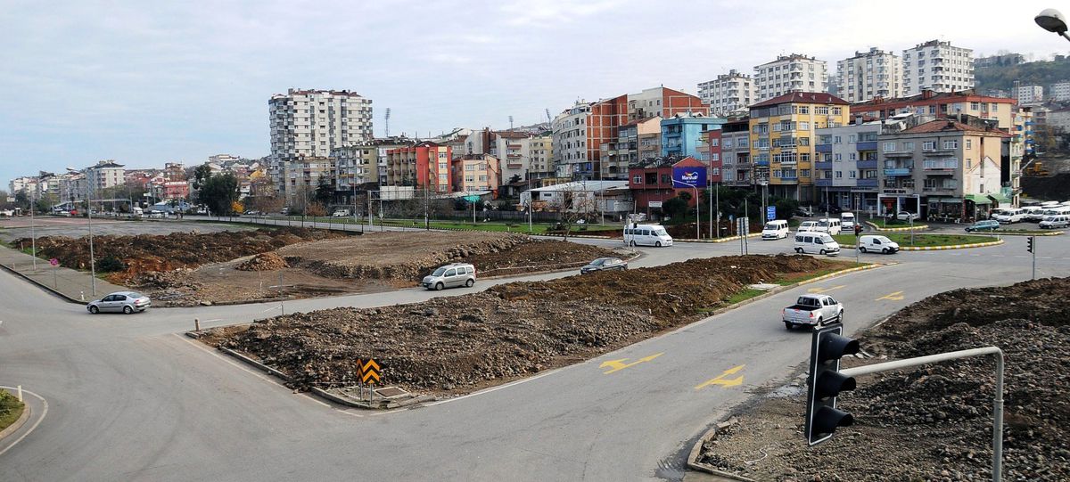 Ayasofya Kavşağı\'nda Çalışmalar Son Sürat