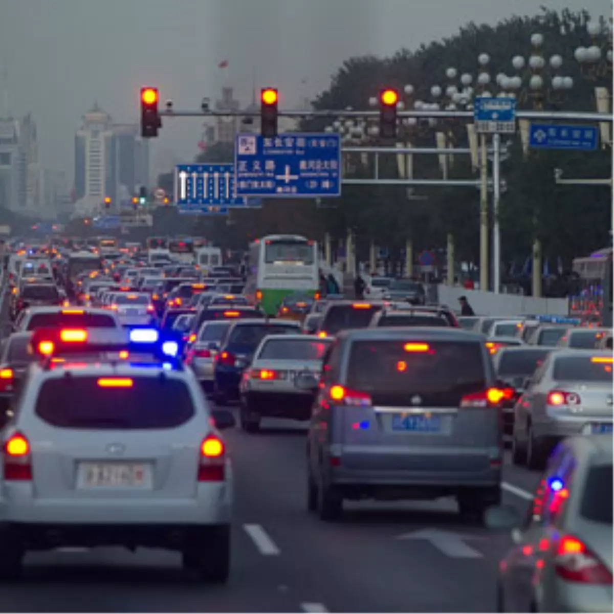 Çin Yeni Trafik Cezalarını Durdurdu