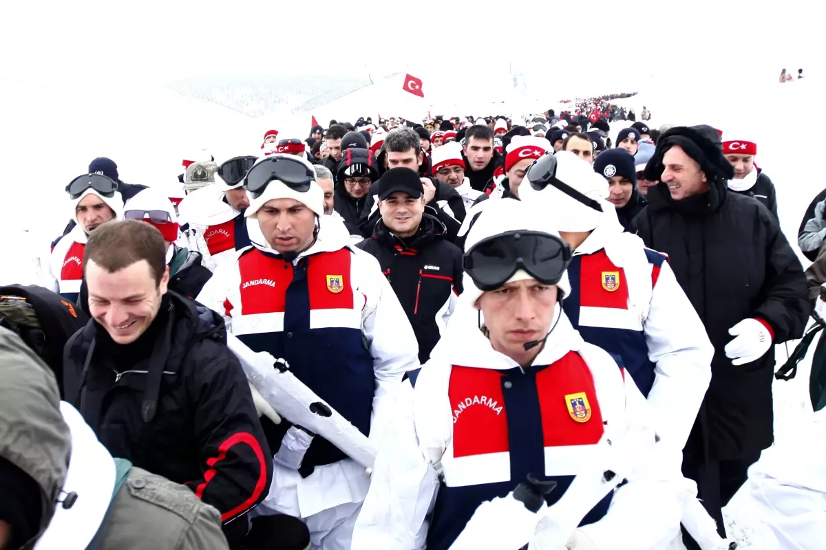 "Gençlik Şühedanın İzinde" Anma Yürüyüşü Başladı