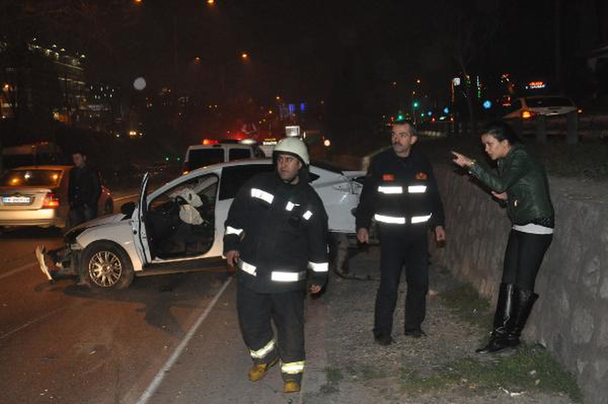 Kazanın Şokuyla Otomobilden İnemedi
