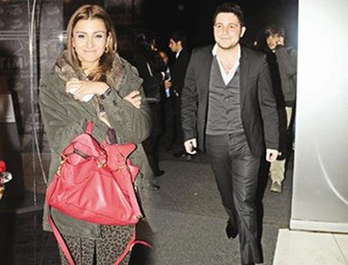Özge Ulusoy ile Hacı Sabancı Çiftinden Şaşırtan Hareket