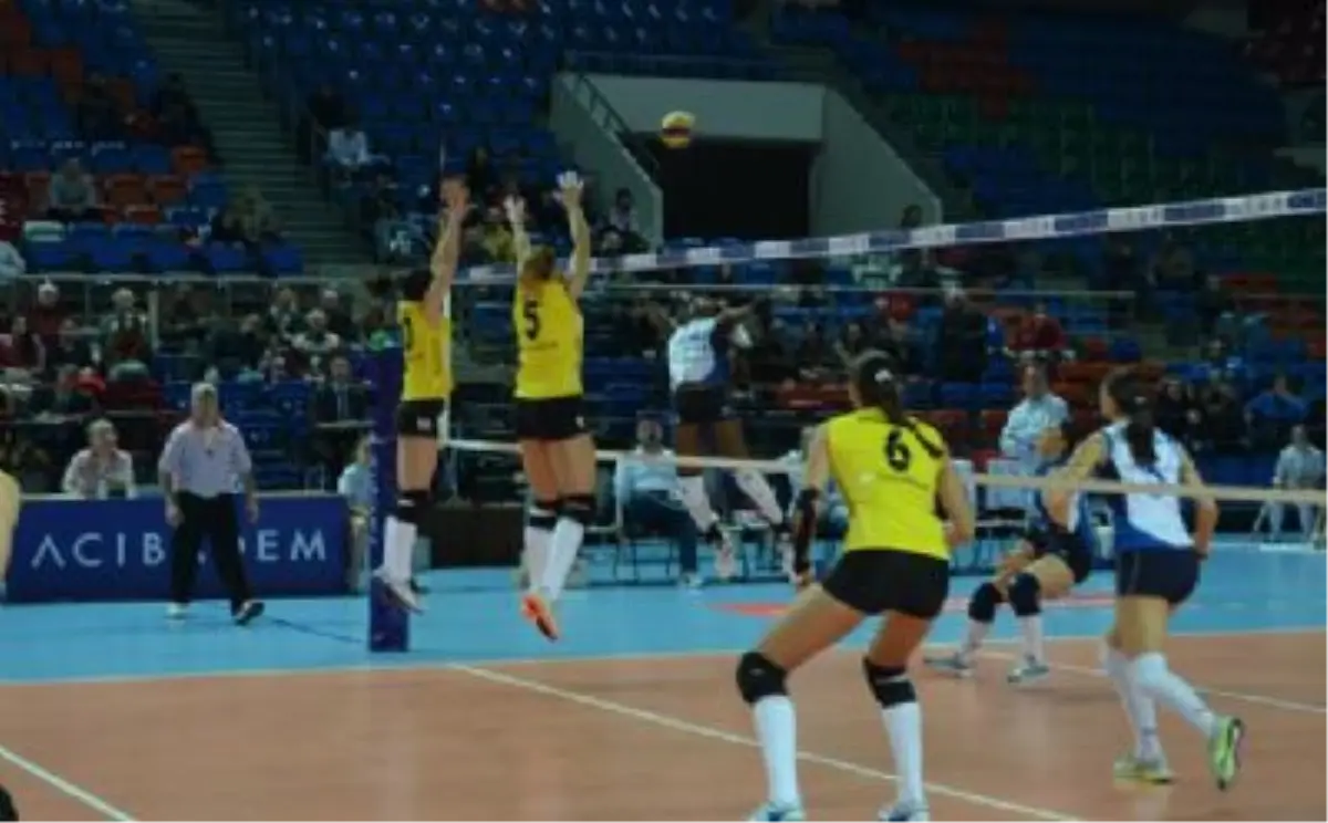 Vakıfbank İlk Yarıyı Lider Bitirdi