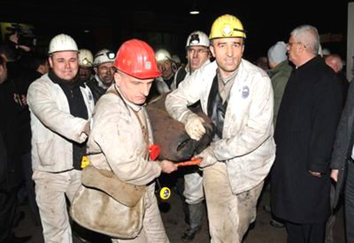 Maden Ocağında Göçük: 8 İşçi Öldü, 1 İşçi Yaralandı (6)