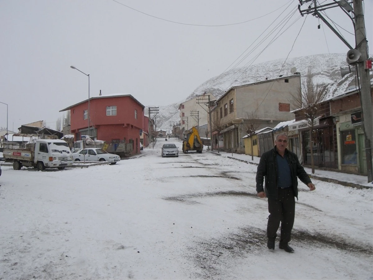 Narman Belediyesi\'nden Karla Mücadele Seferberliği