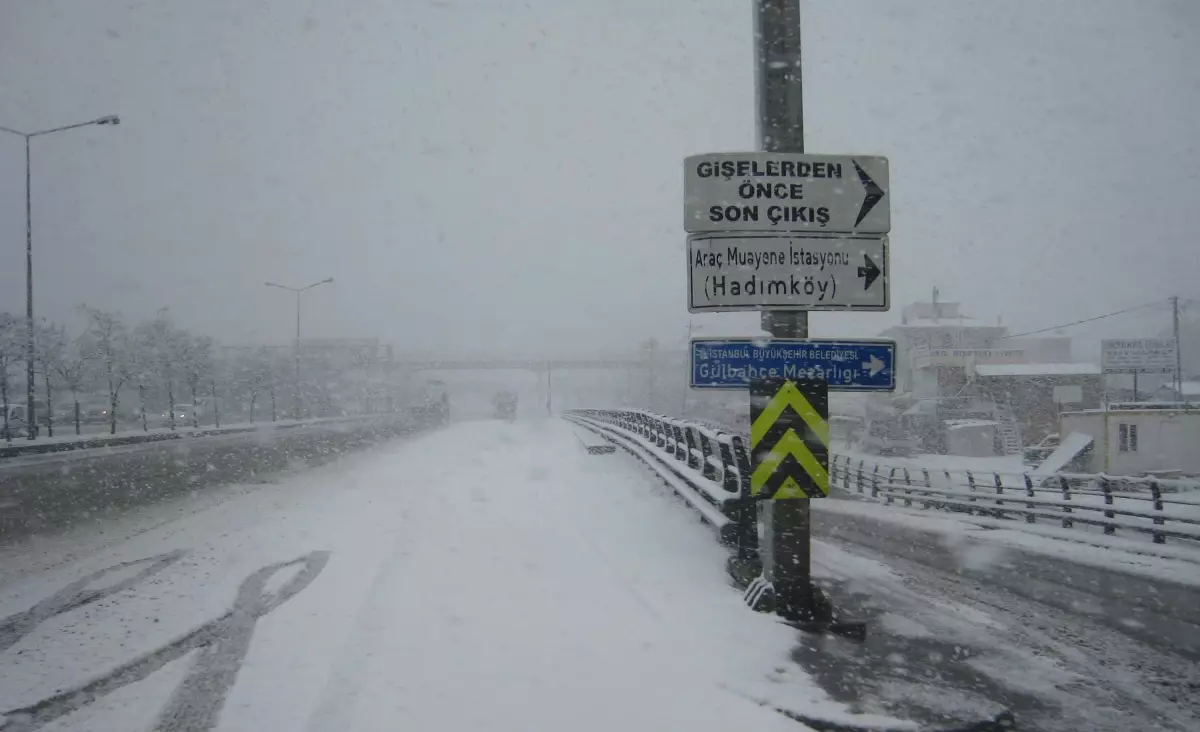 Hadımköy Yolu Trafiğe Kapandı