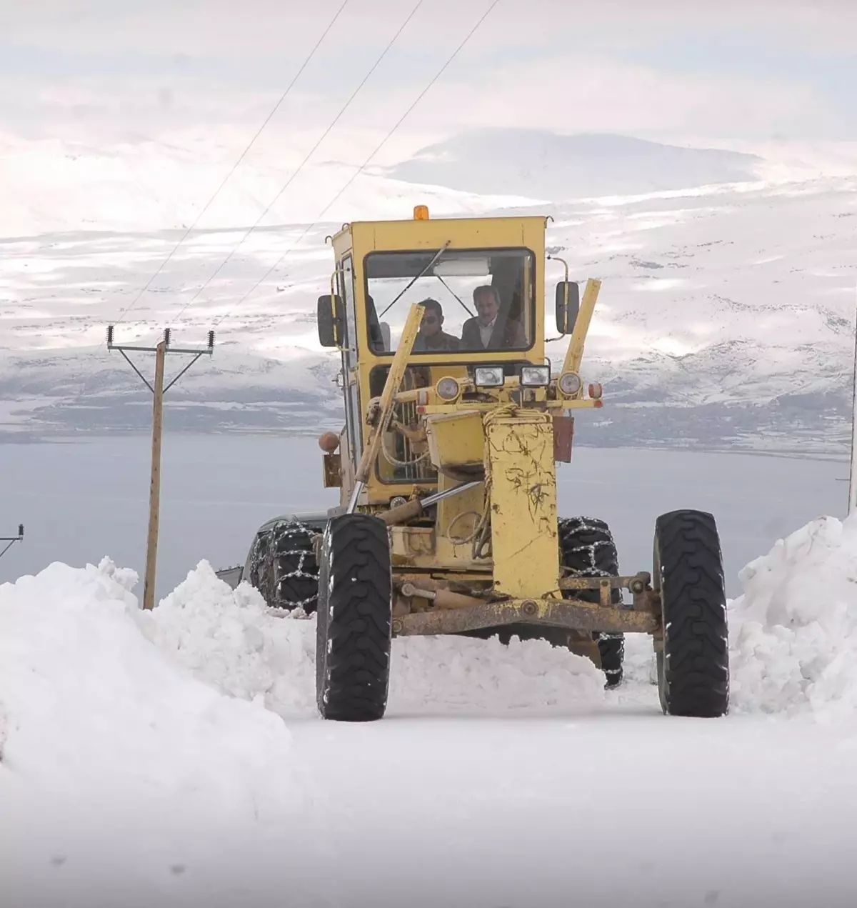 Siirt\'te Kar Nedeniyle 47 Köy Yolu Ulaşıma Kapandı