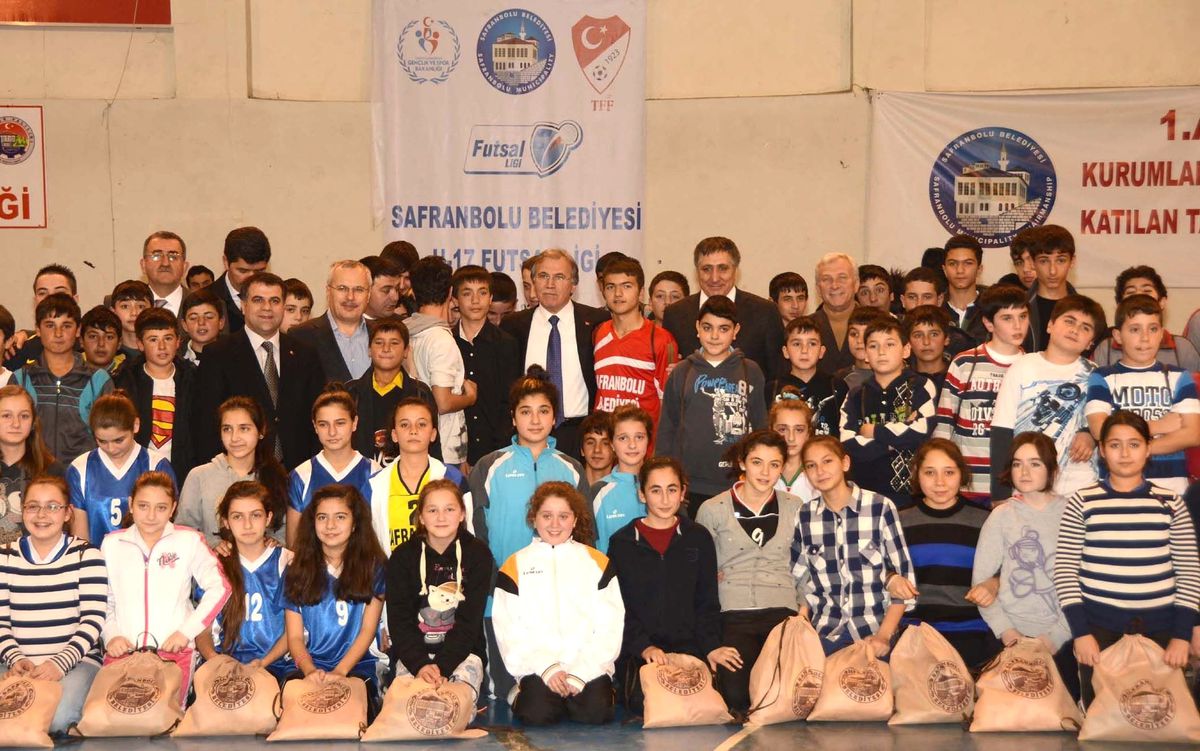Sporculara Malzeme Dağıtımı