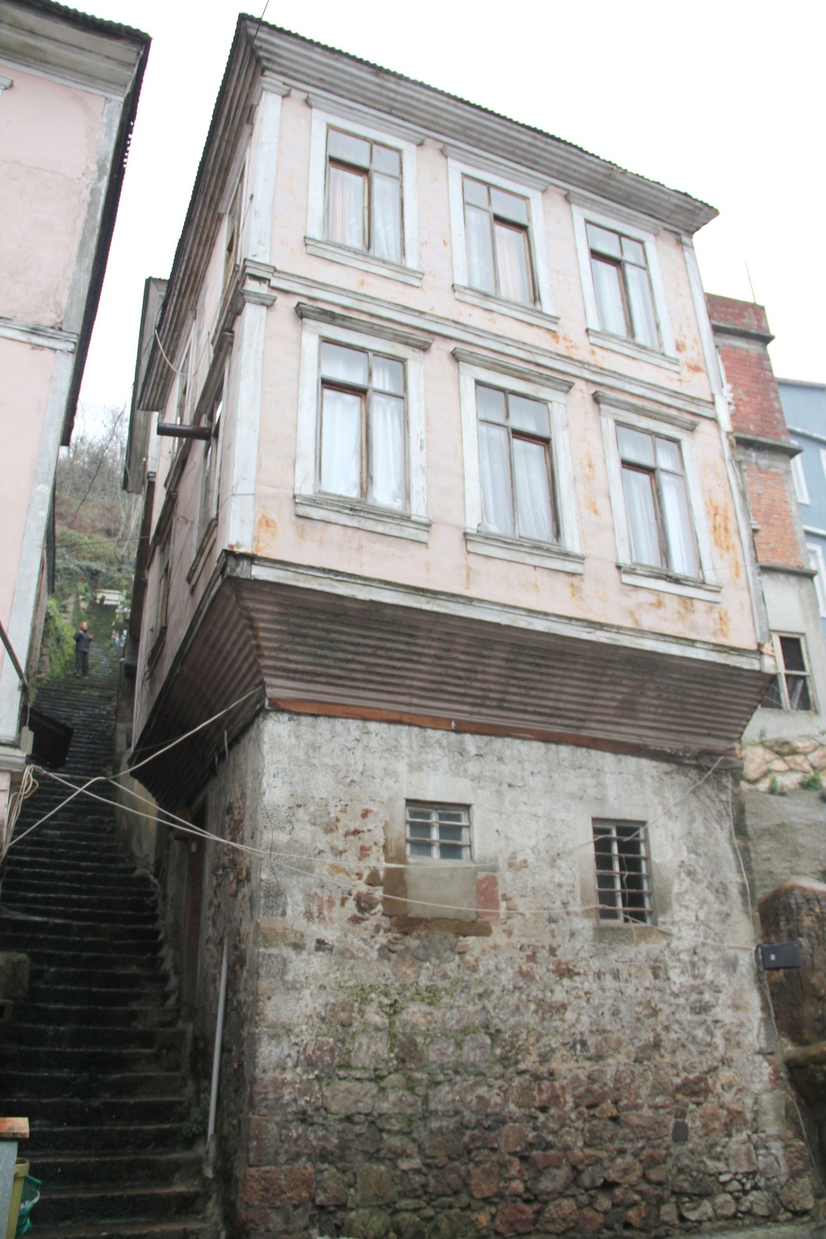 Tarihi Tirebolu Evleri İlgi Bekliyor