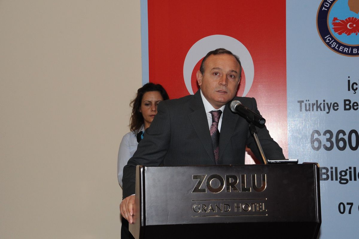 Trabzon\'da Büyükşehir Kanunu Anlatıldı