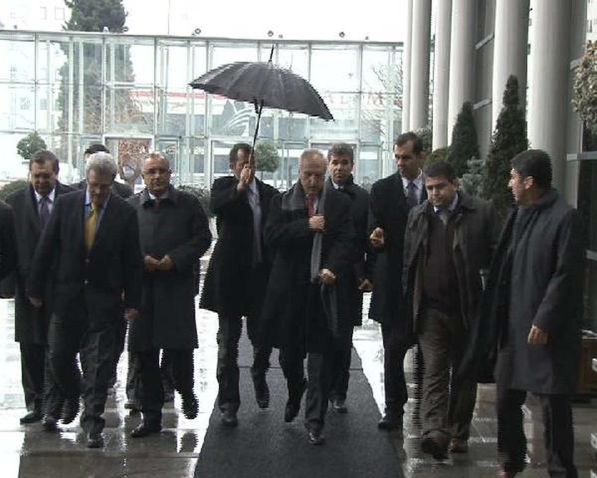 Vali Mutlu: Şu Anda Okulları Tatil Etmeyi Düşünmüyoruz