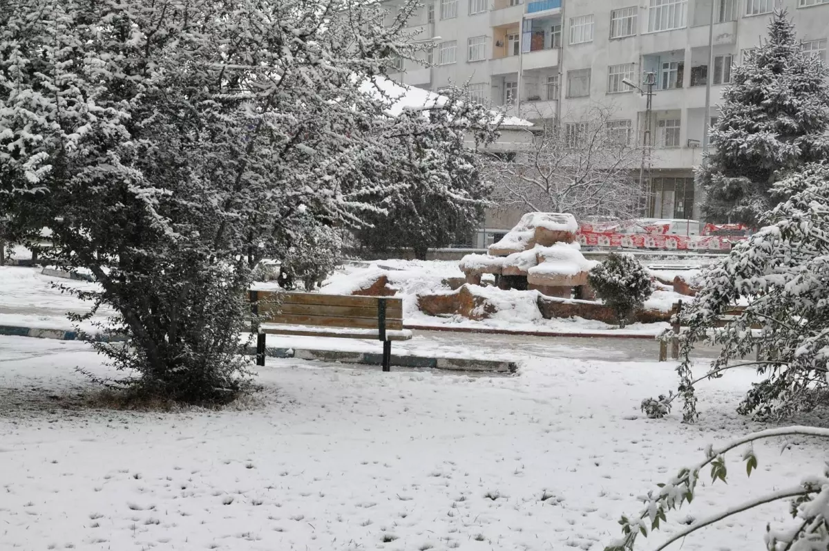 Yerköy\'de Yılın İlk Karı Yağdı