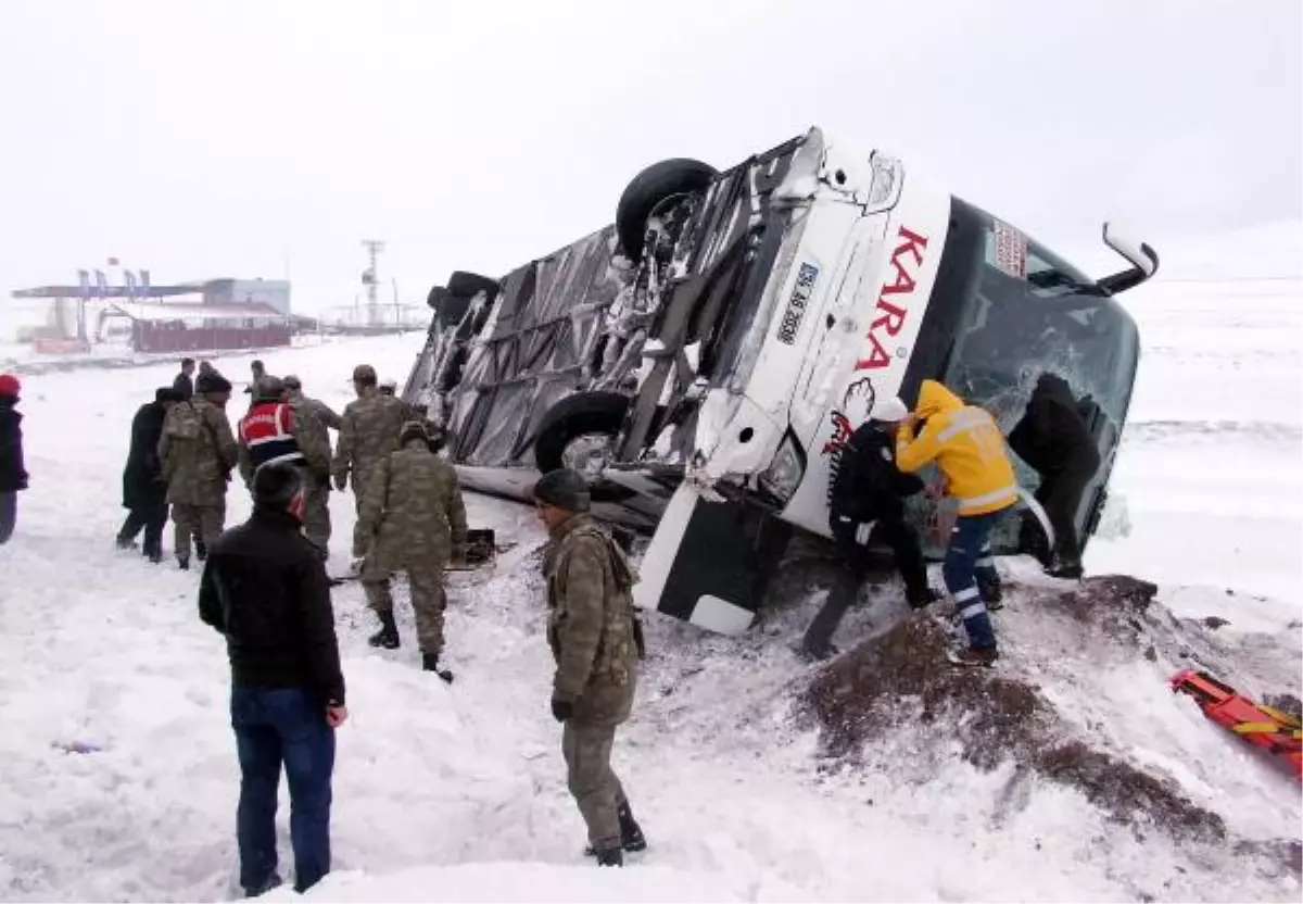 Yolcu Otobüsü Devrildi: 1 Ölü, 16 Yaralı