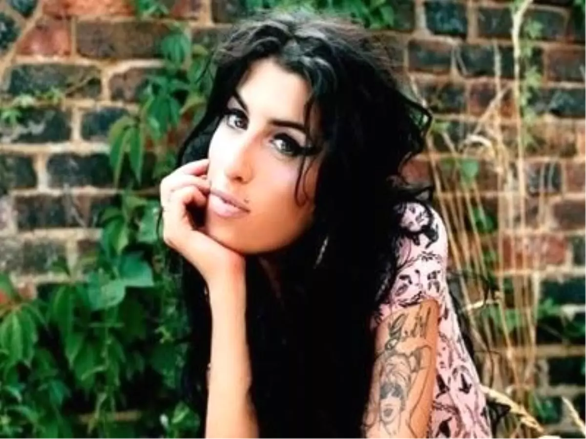 Amy Winehouse\'un Ölüm Nedeni Kesinleşti