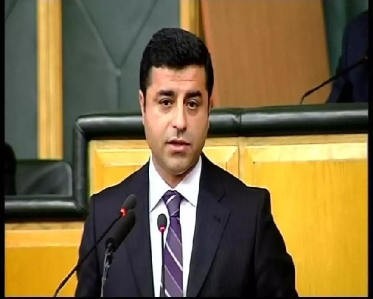 BDP Genel Başkanı Selahattin Demirtaş, "İmralı Girişiminin" Ak Parti-Bdp\'nin Ortak Planladığı Bir...