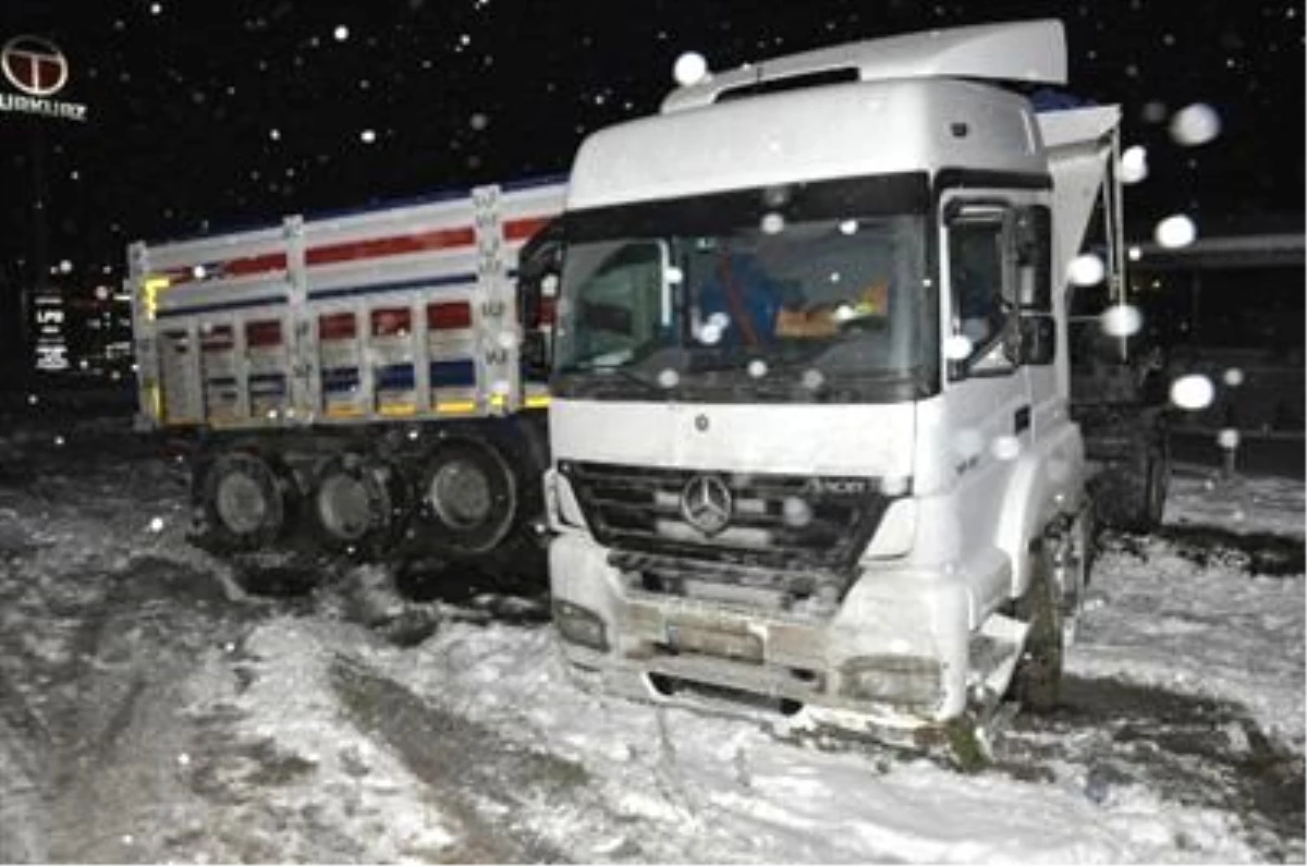 Bursa\'da Kar Nedeniyle 114 Köy Yolu Kapandı (5)