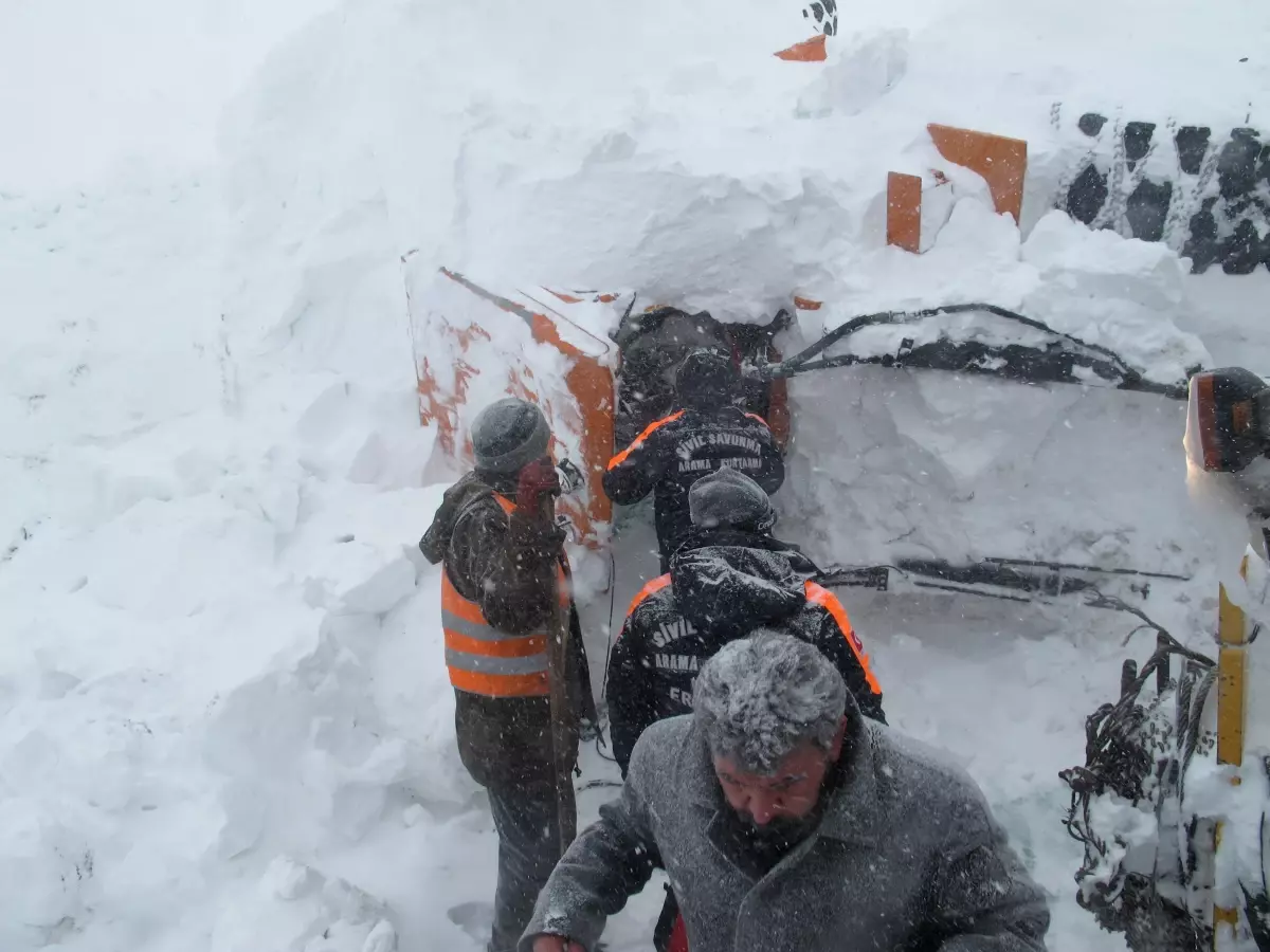 Çığ Altında Kalarak Hayatını Kaybeden Operatör Toprağa Verildi