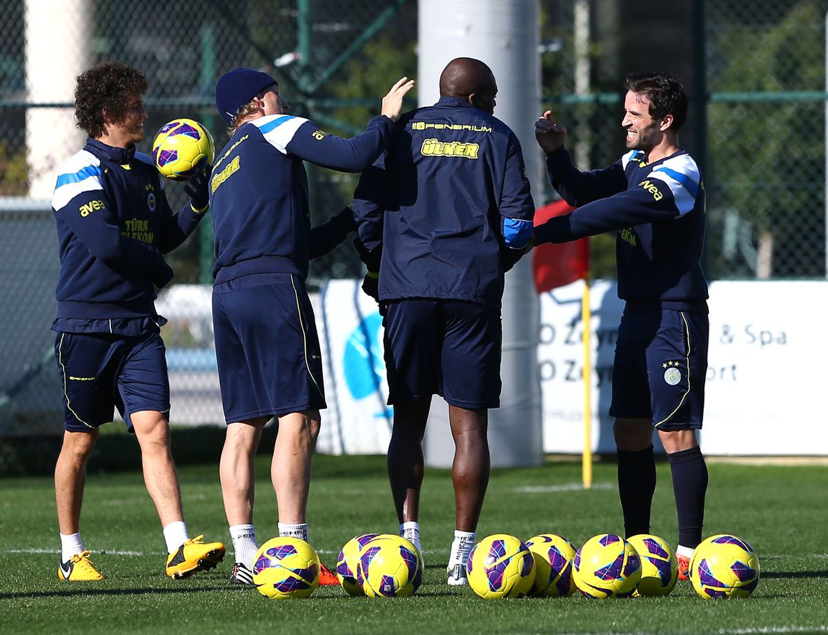 Fenerbahçe Antalya Kampı Hazırlıklarını Sürdürüyor